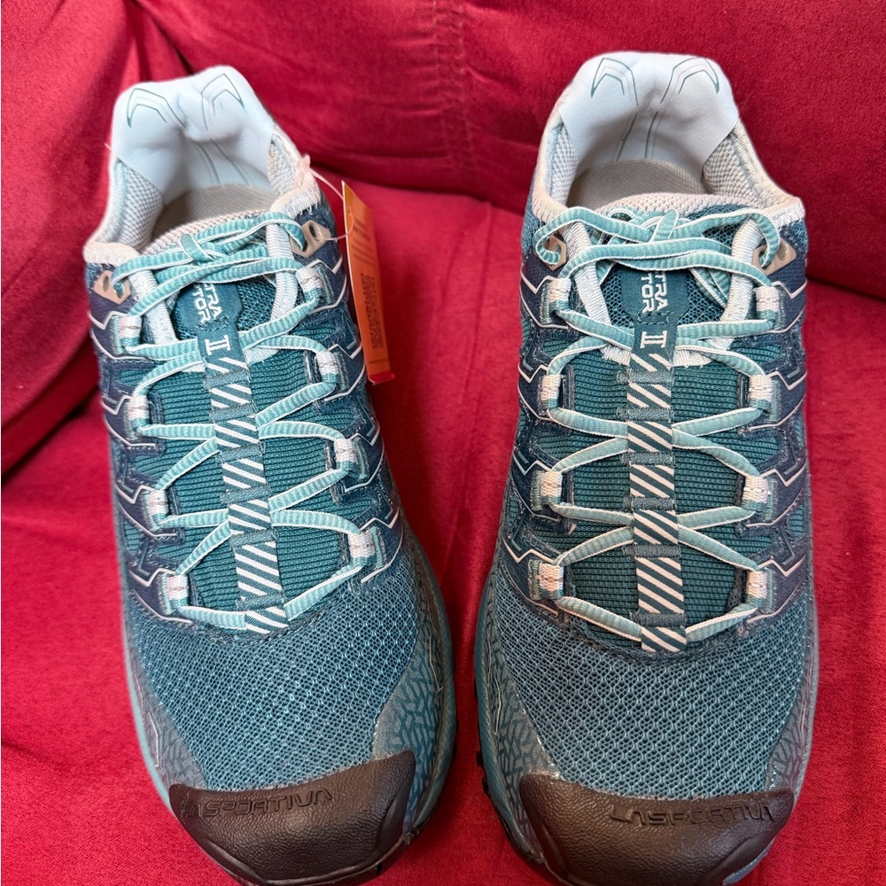 La Sportiva Teal and Black Running Shoes - Picture 2 of 6